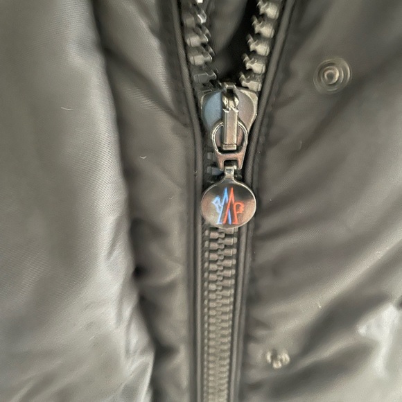 Vintage Moncler Women’s Down Coat – Size S – Authentic, Excellent Condition - Picture 15 of 16